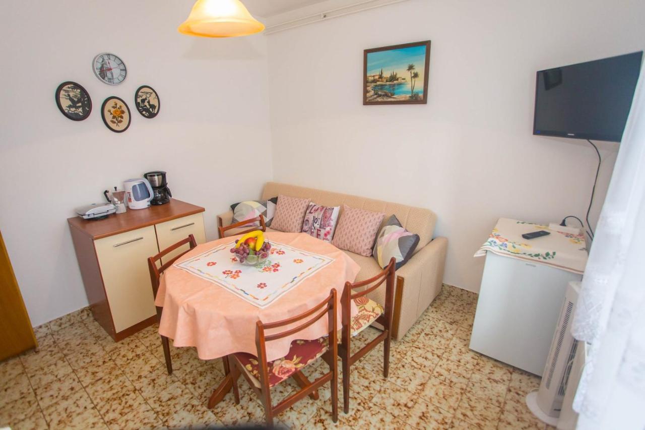 Apartment Complex Nevia Poreč Buitenkant foto