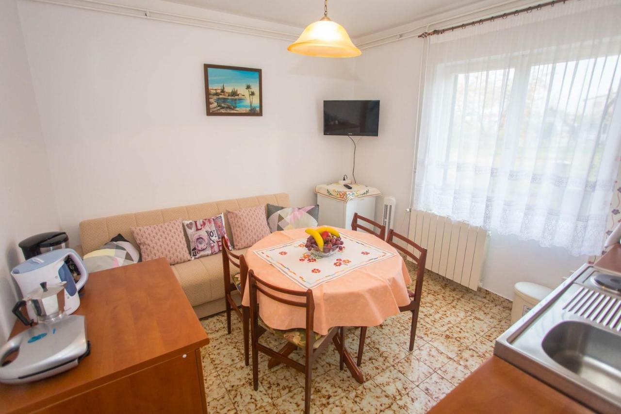 Apartment Complex Nevia Poreč Buitenkant foto
