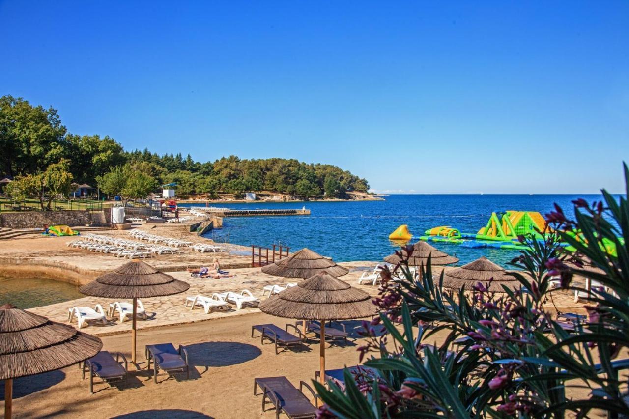 Apartment Complex Nevia Poreč Buitenkant foto