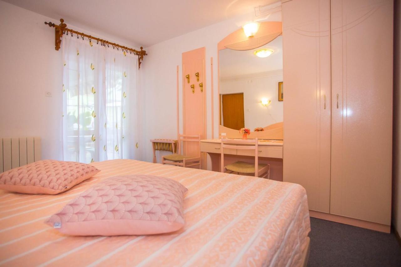 Apartment Complex Nevia Poreč Buitenkant foto
